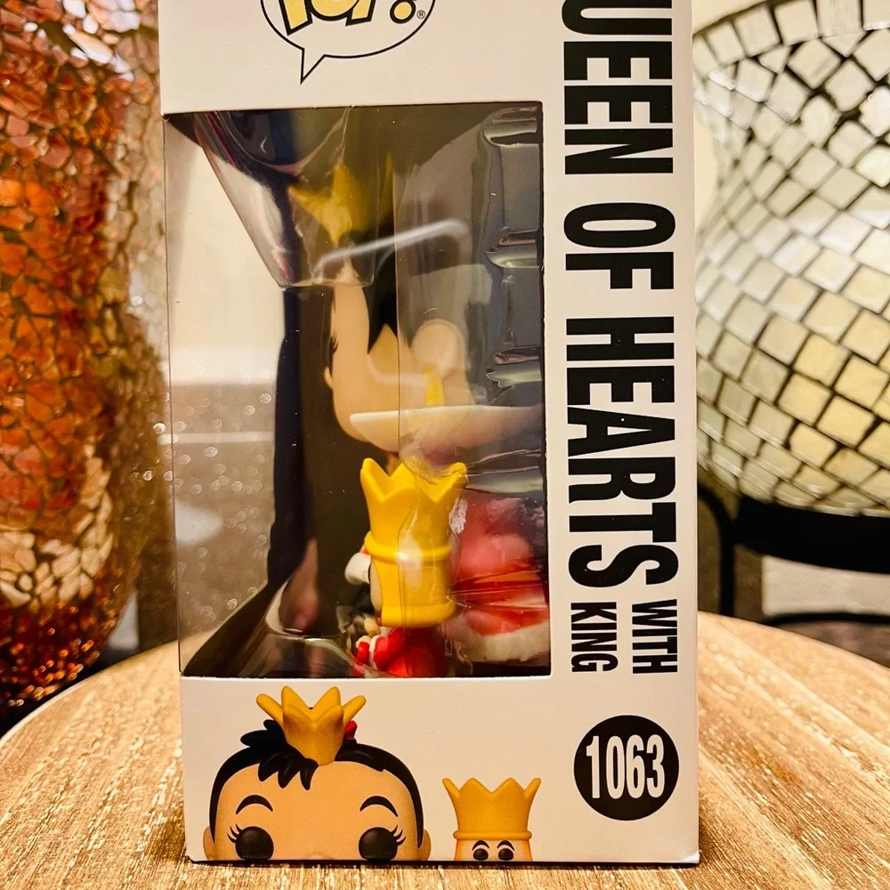 ♥️Alice in Wonderland♥️ 70th Anniversary- Queen Of Hearts with King #106… - Picture 11 of 14